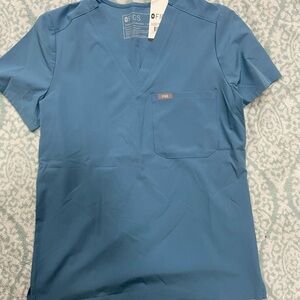 Figs cool blue in FreeX top